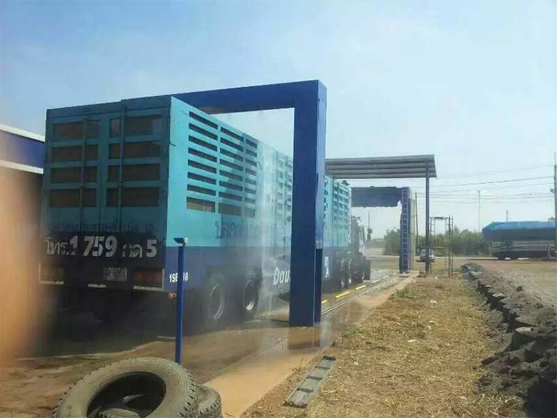 Gantry type engineering car washing machine 