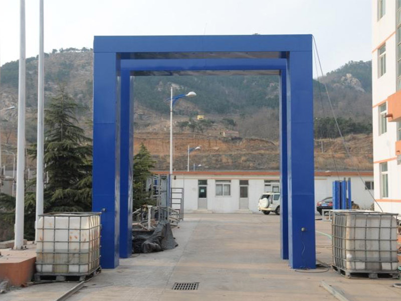 Gantry type engineering car washing machine 