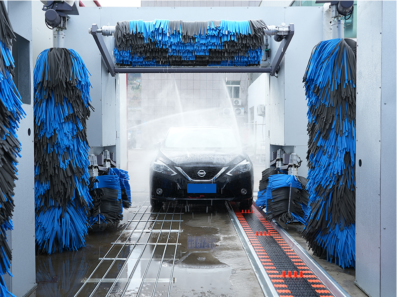 Conveyor belt of the car washing machine 